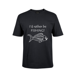 Picture of a black and white mens t-shirt with "I'd rathe be fishing' text printed on it. If you click here you will be forwarded to the shop.